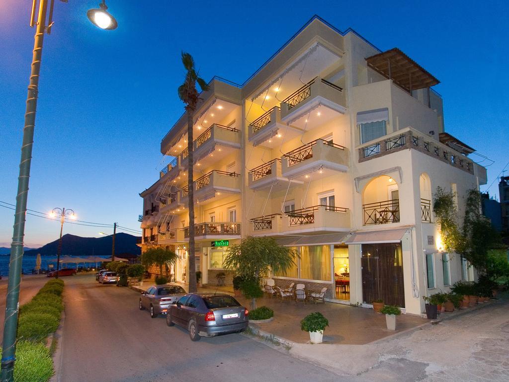 G. Kiapekou Aparthotel Loutra Edipsou  Buitenkant foto