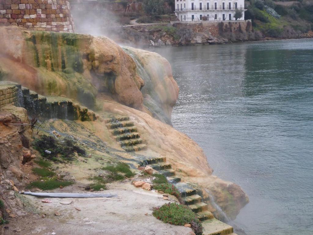G. Kiapekou Aparthotel Loutra Edipsou  Buitenkant foto