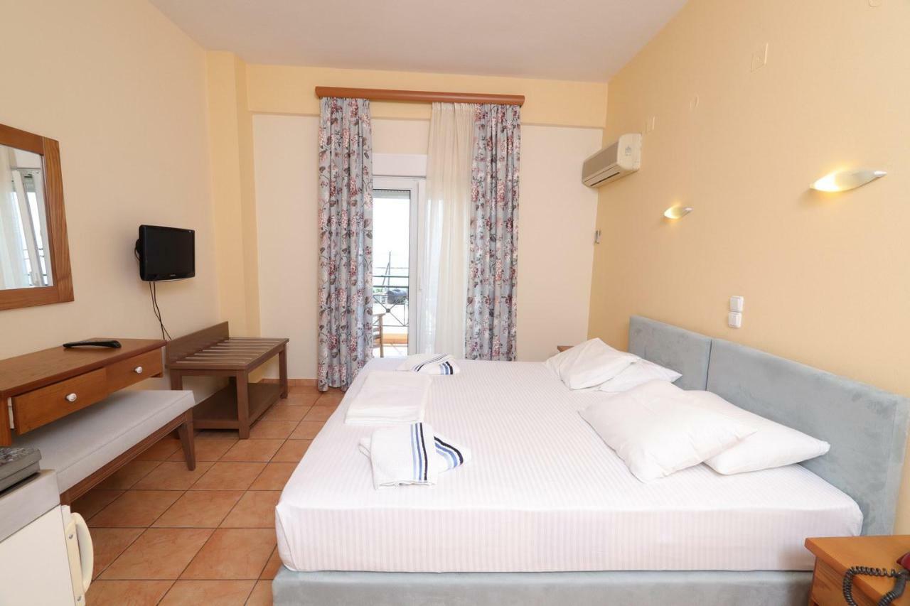 G. Kiapekou Aparthotel Loutra Edipsou  Buitenkant foto