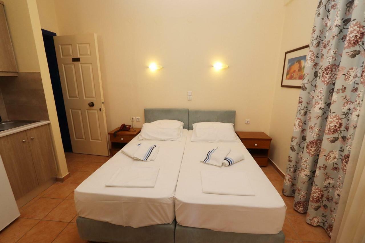 G. Kiapekou Aparthotel Loutra Edipsou  Buitenkant foto