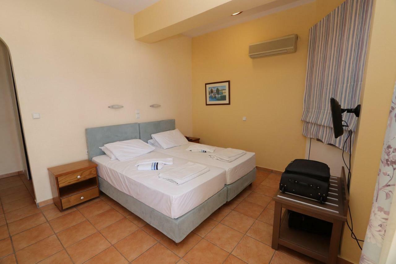 G. Kiapekou Aparthotel Loutra Edipsou  Buitenkant foto